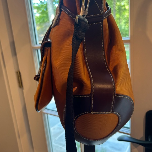 Lancel Paris Nylon bucket bag tote Orange with leather trim. W/ Shoulder strap - Picture 4 of 7